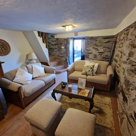 Casa Dos Avos 23 * كاسترو دير